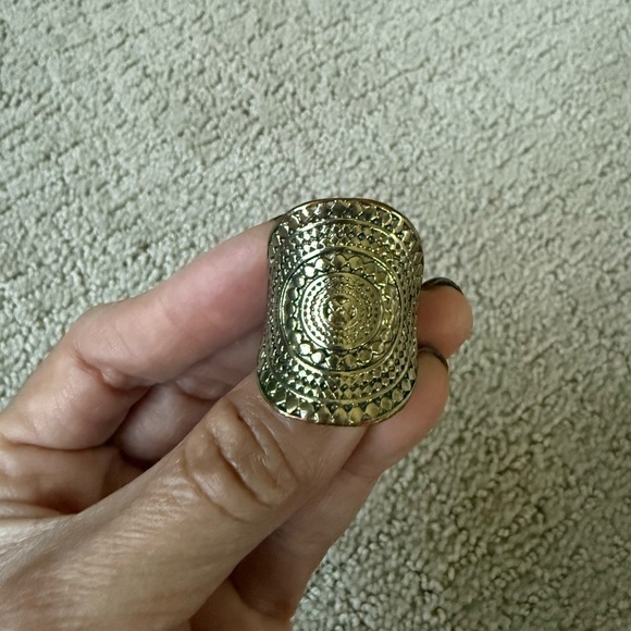 Statement Ring - Picture 3 of 6